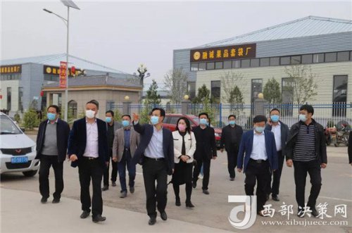 һ��һ·����(w��)�C(j��)����ϯ�F(tu��n)��־��һ�Ё�(l��i)���\(ch��ng)���F(tu��n)����