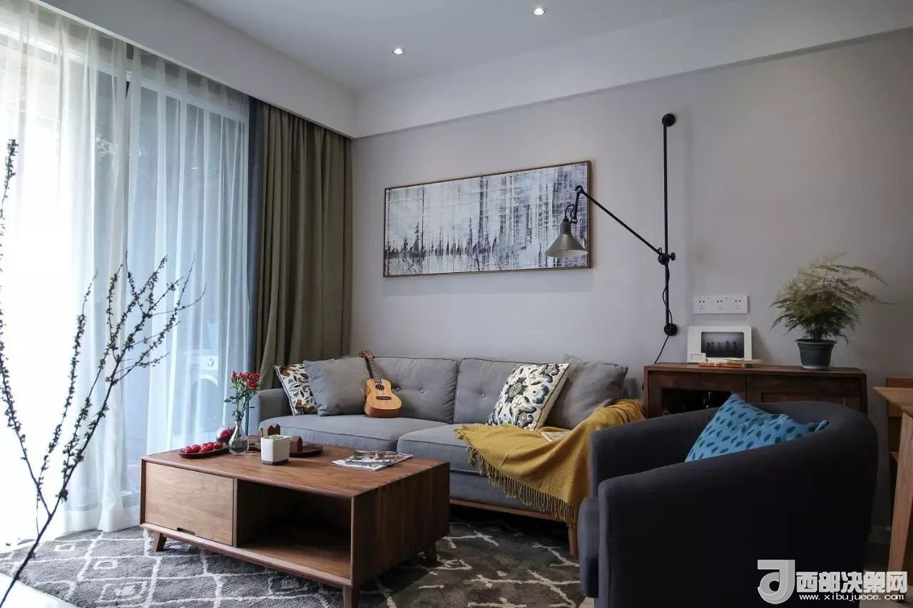 沙發(fā)背景墻選對(duì)裝飾畫，才能美了整個(gè)客廳空間！