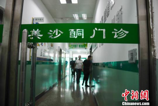 有數(shù)據(jù)顯示，十年來，山西省司法行政戒毒系統(tǒng)累計(jì)收治戒毒人員總數(shù)6萬余人。截至目前，在冊強(qiáng)制隔離戒毒人員、自愿戒毒人員、戒毒康復(fù)人員、美沙酮維持治療人員共1.2萬余人?！⊥踅ㄜ?攝