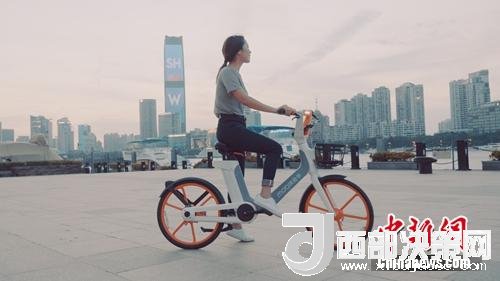 摩拜發(fā)布“摩拜助力車”。供圖 摩拜發(fā)布“摩拜助力車”。供圖