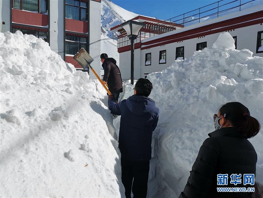 (圖文互動)(1)西藏日喀則普降暴雪 電力交通逐步恢復(fù)無人員傷亡