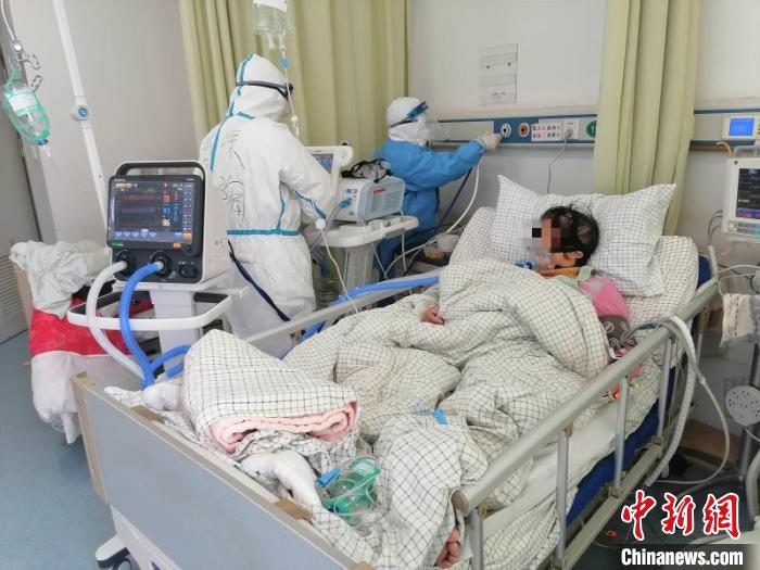 四川援助湖北醫(yī)生：幫患者打開心結(jié)，也是“良藥”