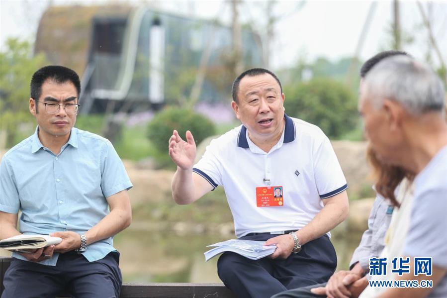 （新華全媒頭條·兩會(huì)精神看落實(shí)·圖文互動(dòng)）（2）整體謀劃、系統(tǒng)升級(jí)、全面提升——落實(shí)全國(guó)兩會(huì)精神織牢織密公共衛(wèi)生防護(hù)網(wǎng)