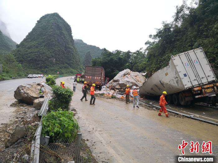 事故現(xiàn)場。　黃鵬 攝