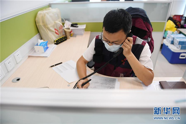 （新華全媒頭條·圖文互動(dòng)）（2）首都再戰(zhàn)“疫”，難忘40天——寫在北京應(yīng)急響應(yīng)級(jí)別降級(jí)之際