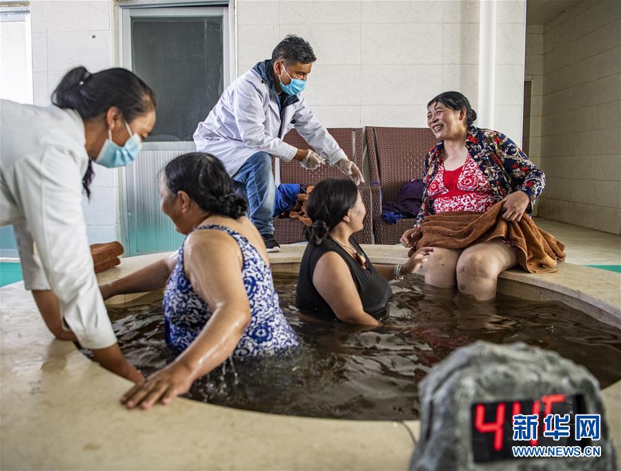 （新華全媒頭條·走向我們的小康生活·圖文互動(dòng)）（10）扎西德勒，我們的新家園——西藏易地扶貧搬遷搬出幸福美好新生活