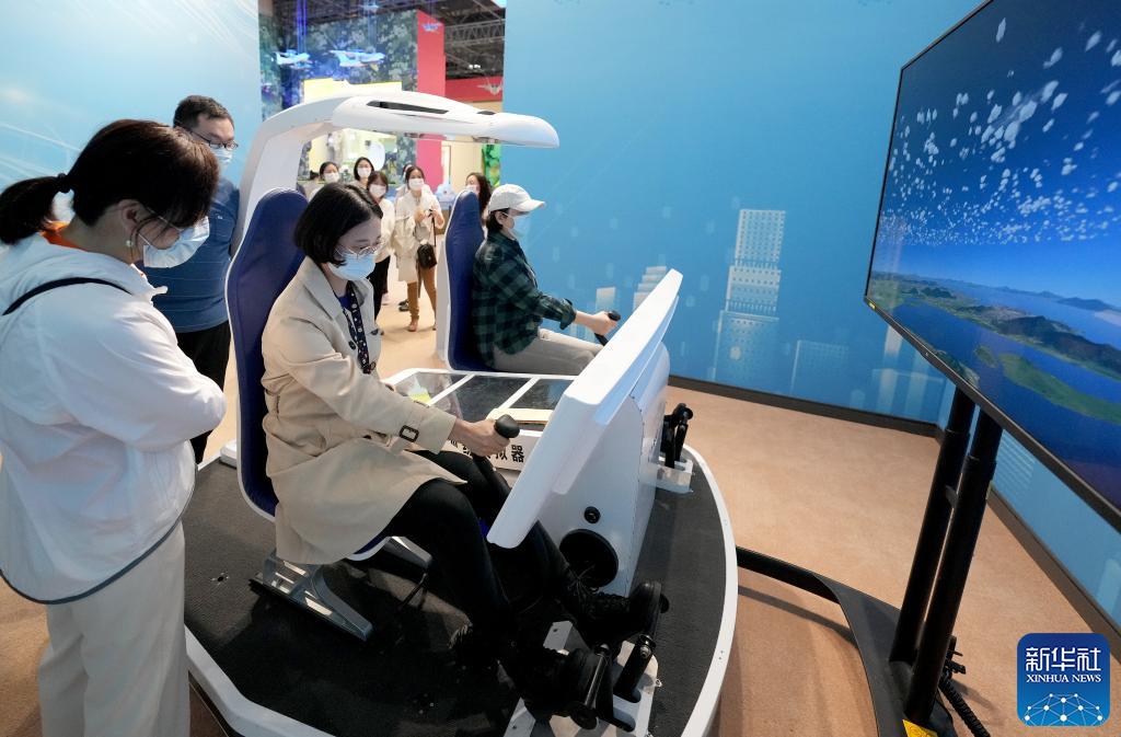 接受精神洗禮 汲取奮進(jìn)力量——“奮進(jìn)新時代”主題成就展引發(fā)參觀熱潮